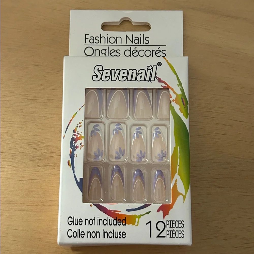 Free with Bundle New 12pc Press-On Nails Skin Tone Lavender Lilac White🩷🩷